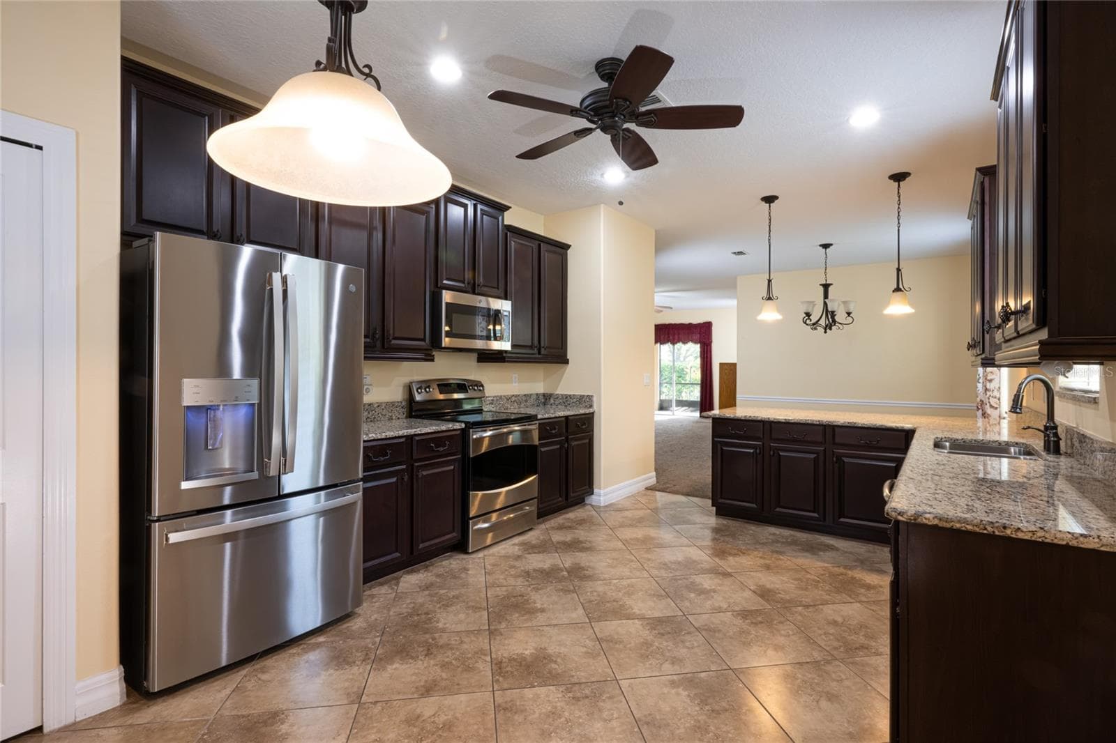 kitchen out - 3650 LIMESTONE ST, CLERMONT
