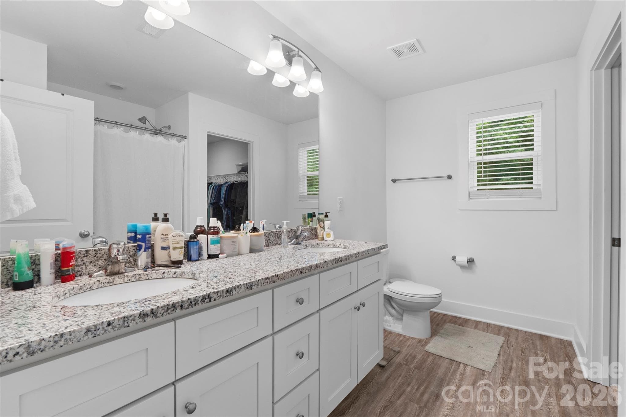 Single Family Residence at 542 Oak Road, Norwood, photo 9 of 26
