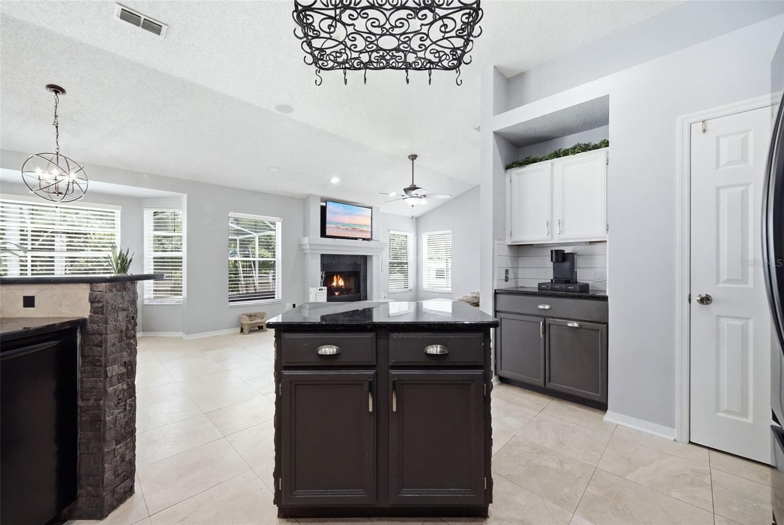 Single Family Residence at 28707 RALEIGH PL, WESLEY CHAPEL, photo 9 of 42