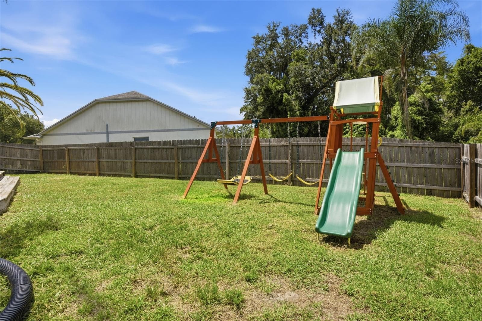 1 yr old Playset - 28707 RALEIGH PL, WESLEY CHAPEL