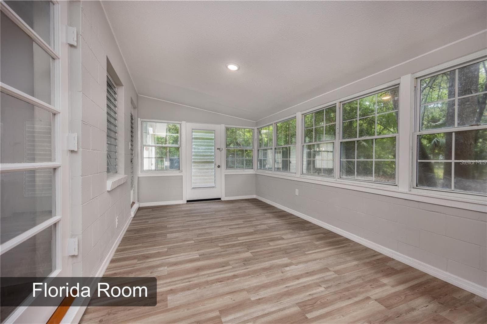 Florida Room - 640 NW 36TH TER, GAINESVILLE
