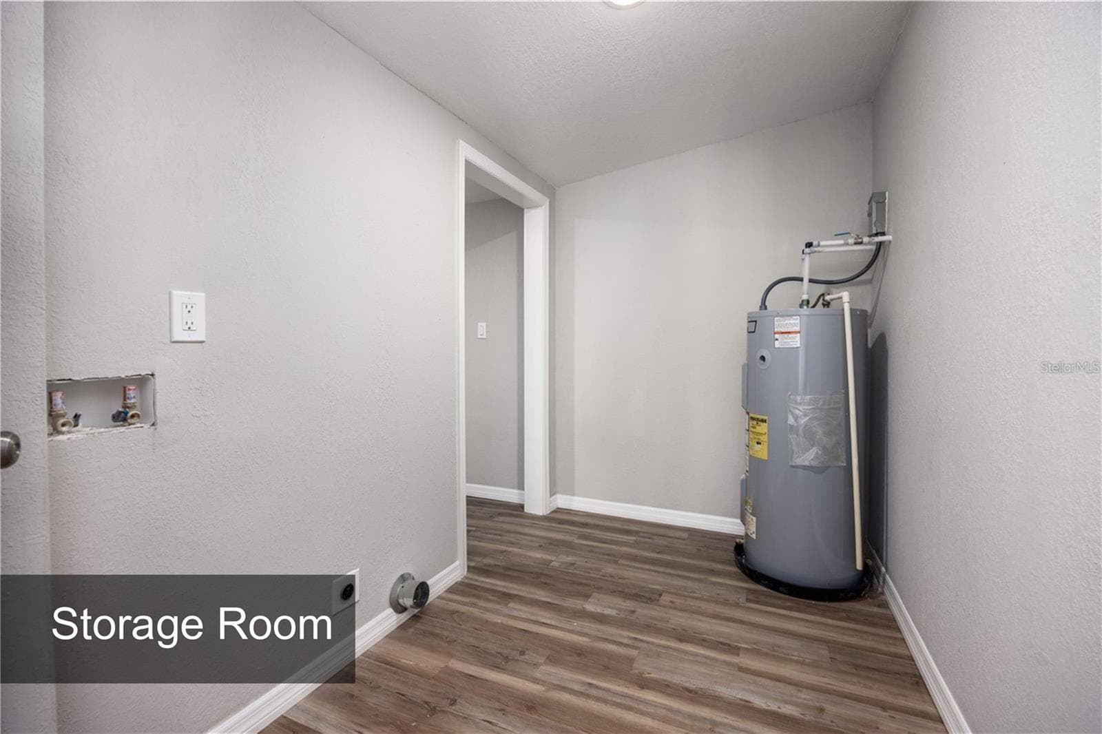 Florida Room - 640 NW 36TH TER, GAINESVILLE