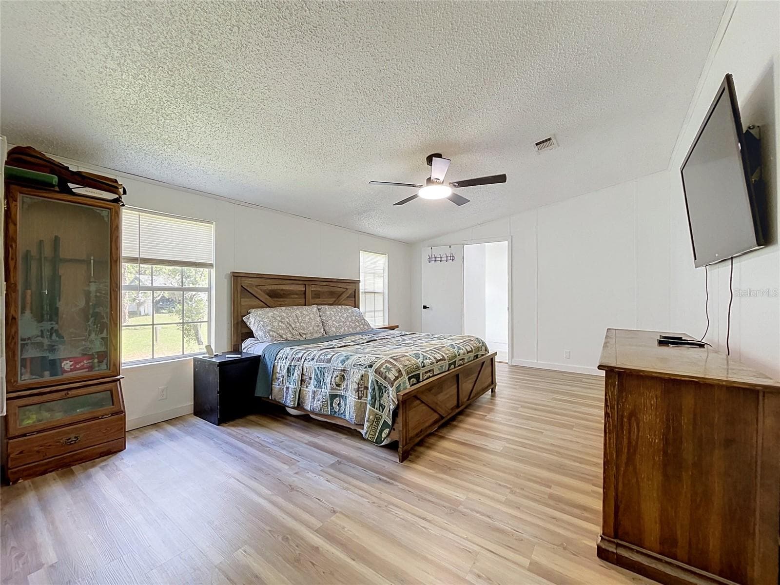 Manufactured Home at 12717 FARMETTES RD, LAKELAND, photo 15 of 33