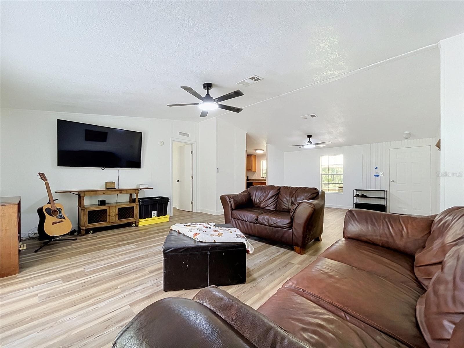 Manufactured Home at 12717 FARMETTES RD, LAKELAND, photo 6 of 33