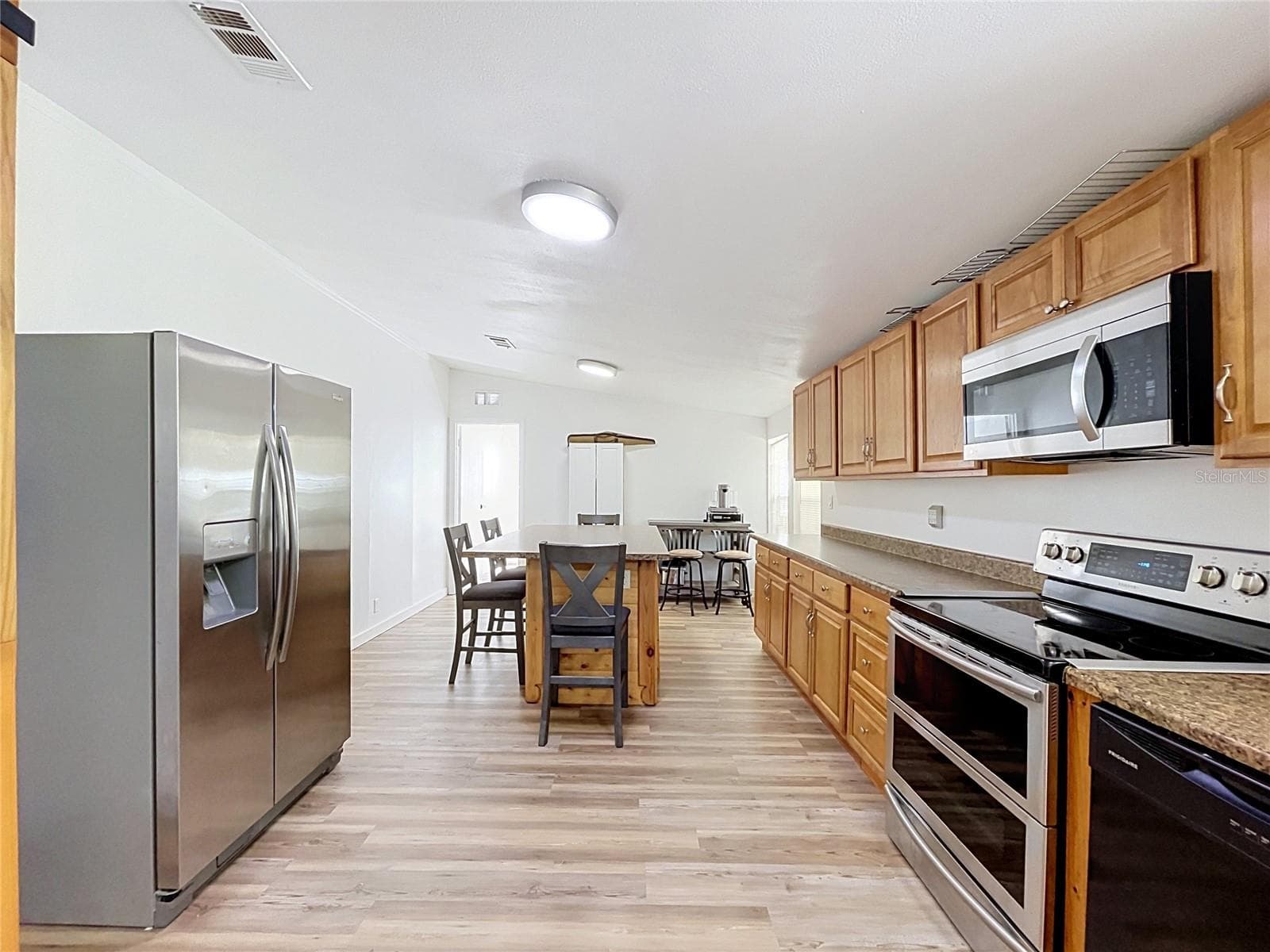 Manufactured Home at 12717 FARMETTES RD, LAKELAND, photo 10 of 33