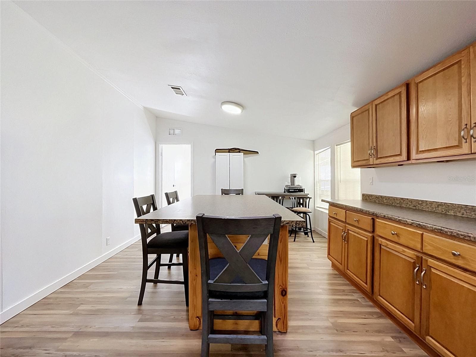 Manufactured Home at 12717 FARMETTES RD, LAKELAND, photo 8 of 33