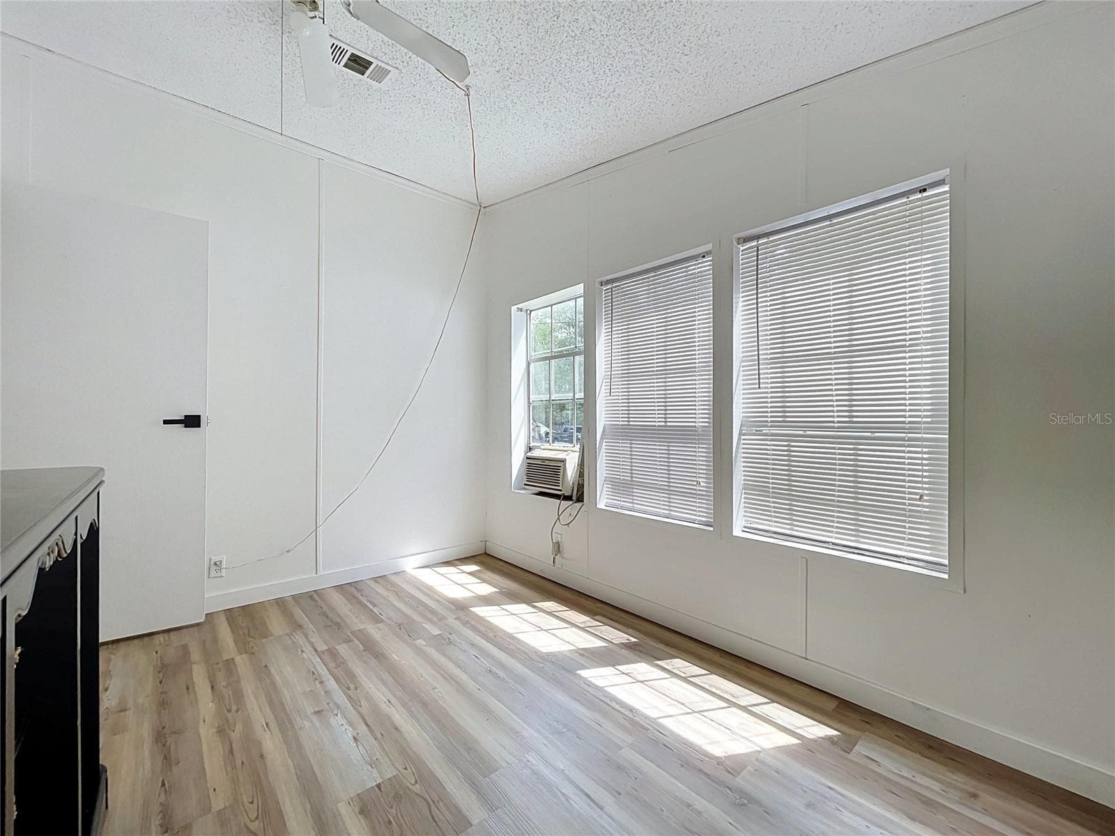 Manufactured Home at 12717 FARMETTES RD, LAKELAND, photo 22 of 33