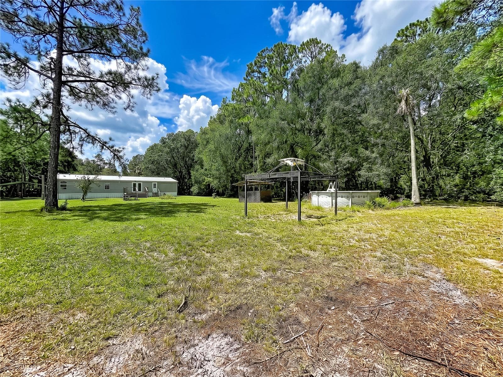 Manufactured Home at 12717 FARMETTES RD, LAKELAND, photo 26 of 33