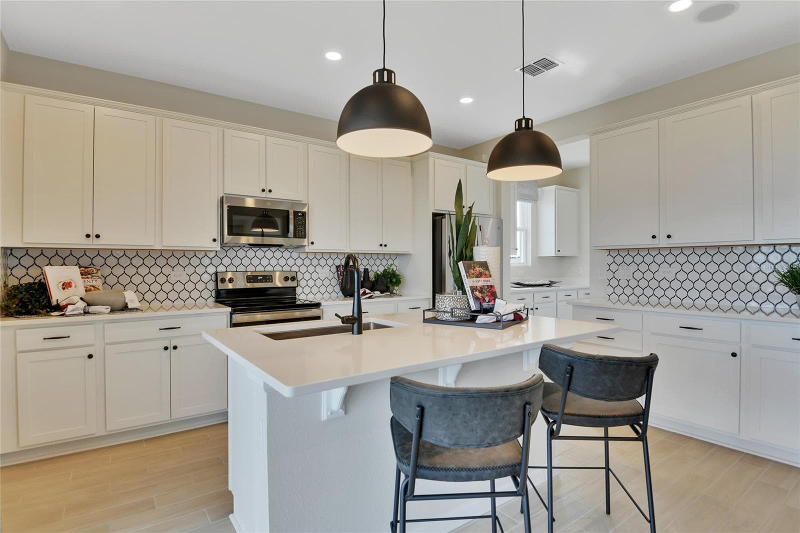 Single Family Residence at 17156 LEGACY PRESERVE DR, PARRISH, photo 6 of 20