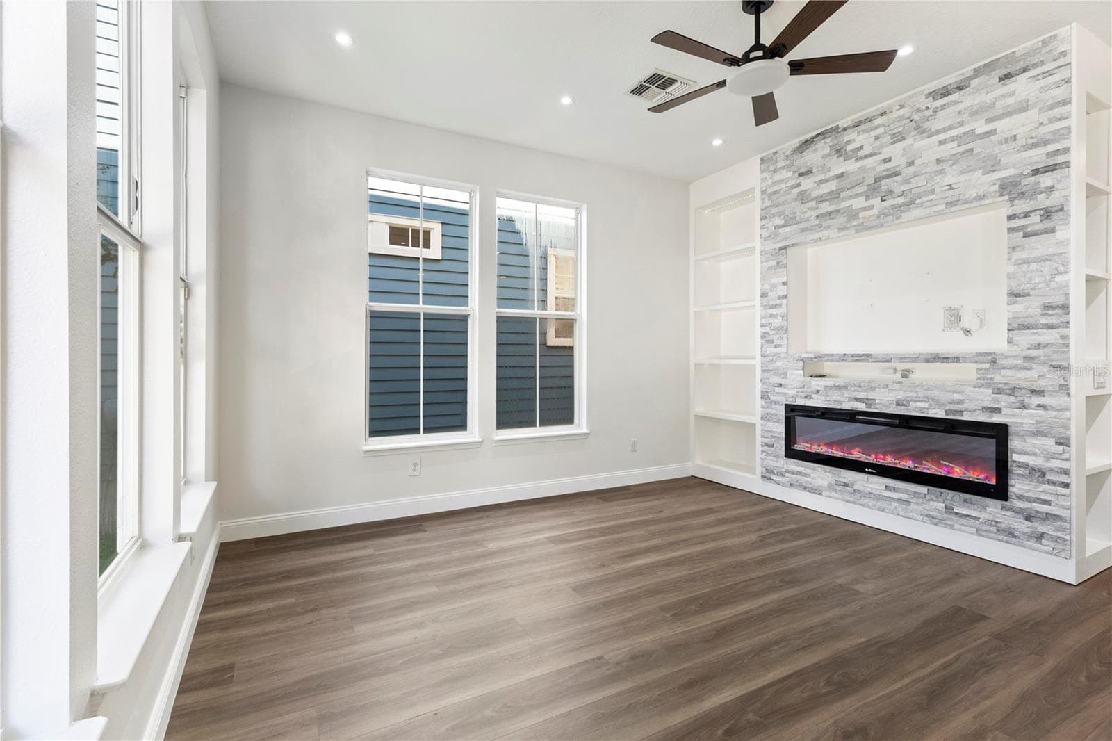 Single Family Residence at 1010 PERIWINKLE CT, CELEBRATION, photo 11 of 39