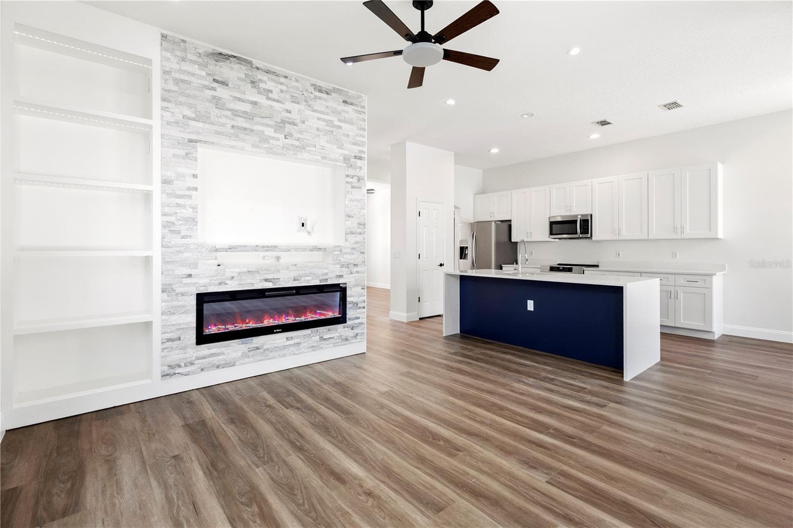 Single Family Residence at 1010 PERIWINKLE CT, CELEBRATION, photo 10 of 39