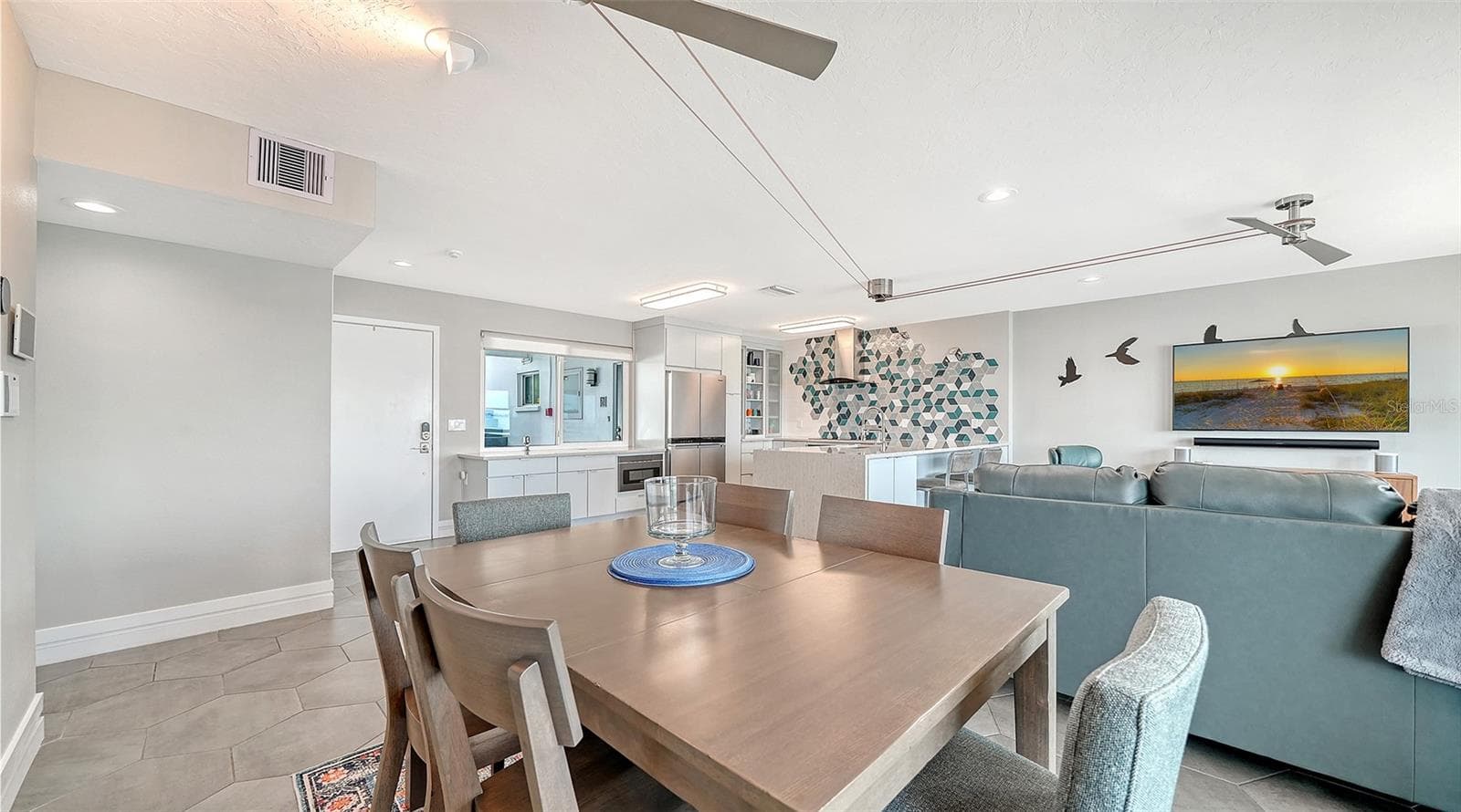 Condominium at 400 GOLDEN GATE PT #22, SARASOTA, photo 14 of 39