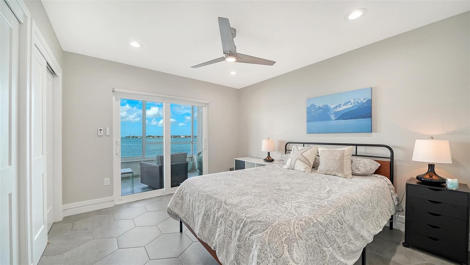 Condominium at 400 GOLDEN GATE PT #22, SARASOTA, photo 18 of 39