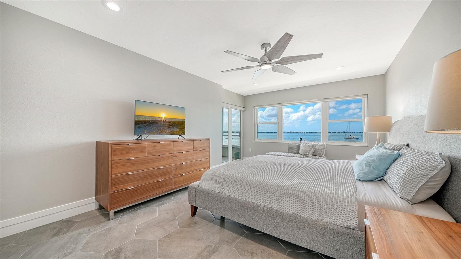 Condominium at 400 GOLDEN GATE PT #22, SARASOTA, photo 24 of 39