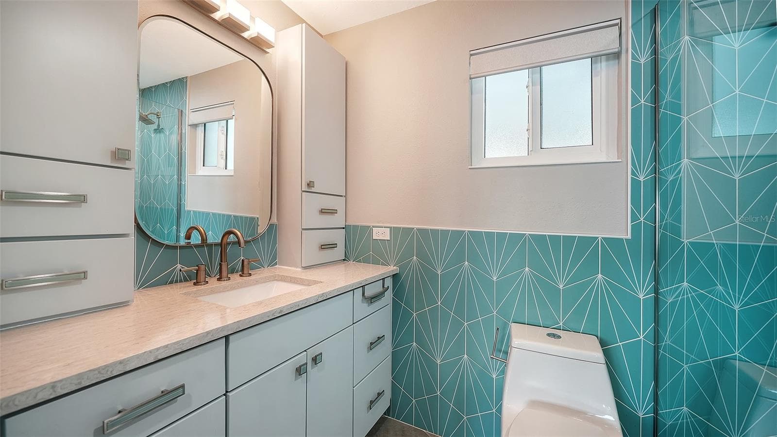 Condominium at 400 GOLDEN GATE PT #22, SARASOTA, photo 27 of 39