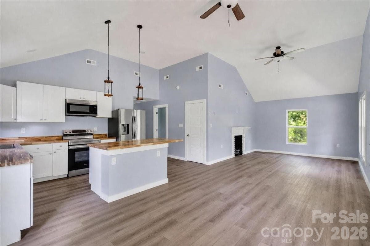 Single Family Residence at 480 Wyatt Grove Church Road, Gold Hill, photo 7 of 38