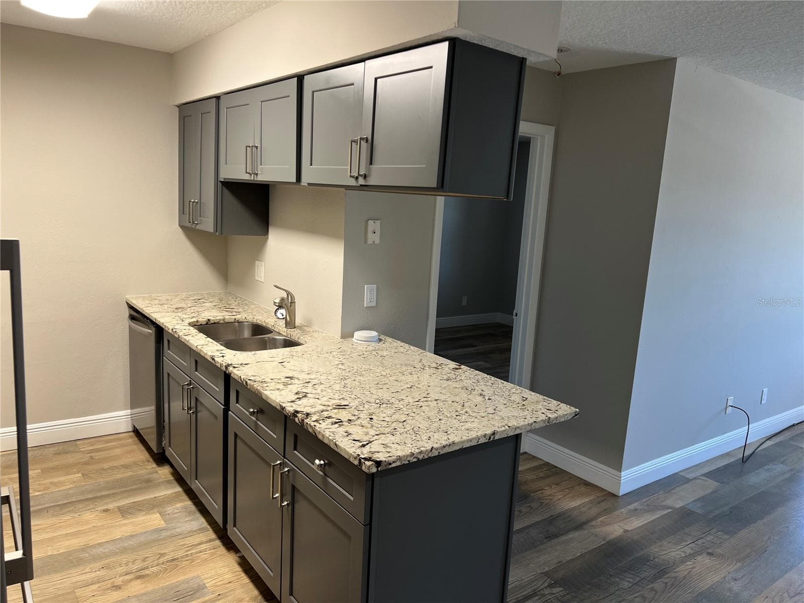 208 RED CEDAR PL #208