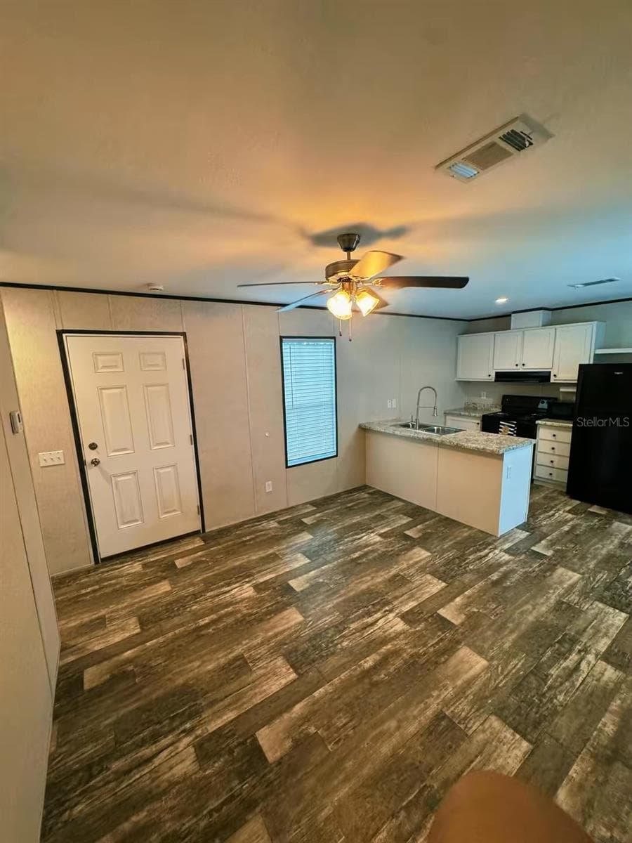 Manufactured Home at 2013 KEPNER DR, HOLIDAY, photo 8 of 28