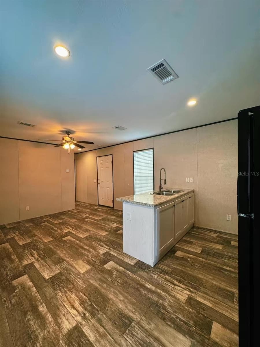 Manufactured Home at 2013 KEPNER DR, HOLIDAY, photo 10 of 28