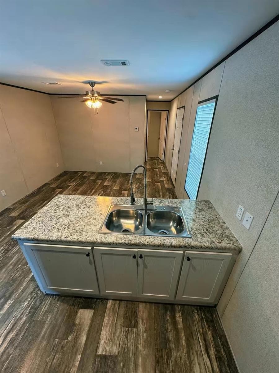 Manufactured Home at 2013 KEPNER DR, HOLIDAY, photo 13 of 28