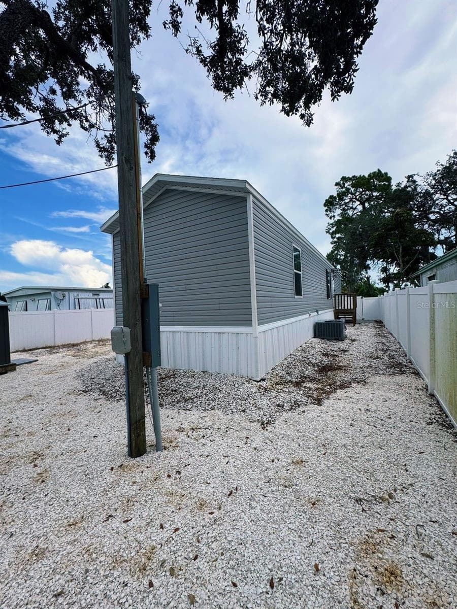 Manufactured Home at 2013 KEPNER DR, HOLIDAY, photo 25 of 28