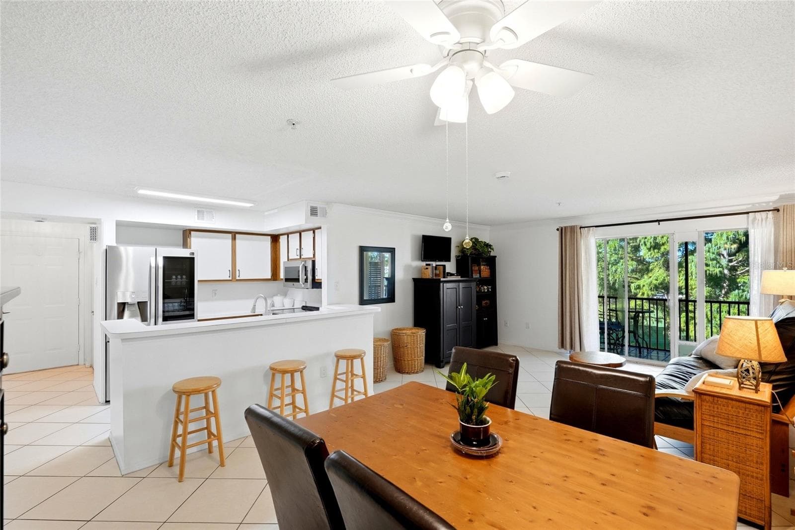 Condominium at 2400 FEATHER SOUND DR #427, CLEARWATER, photo 2 of 35