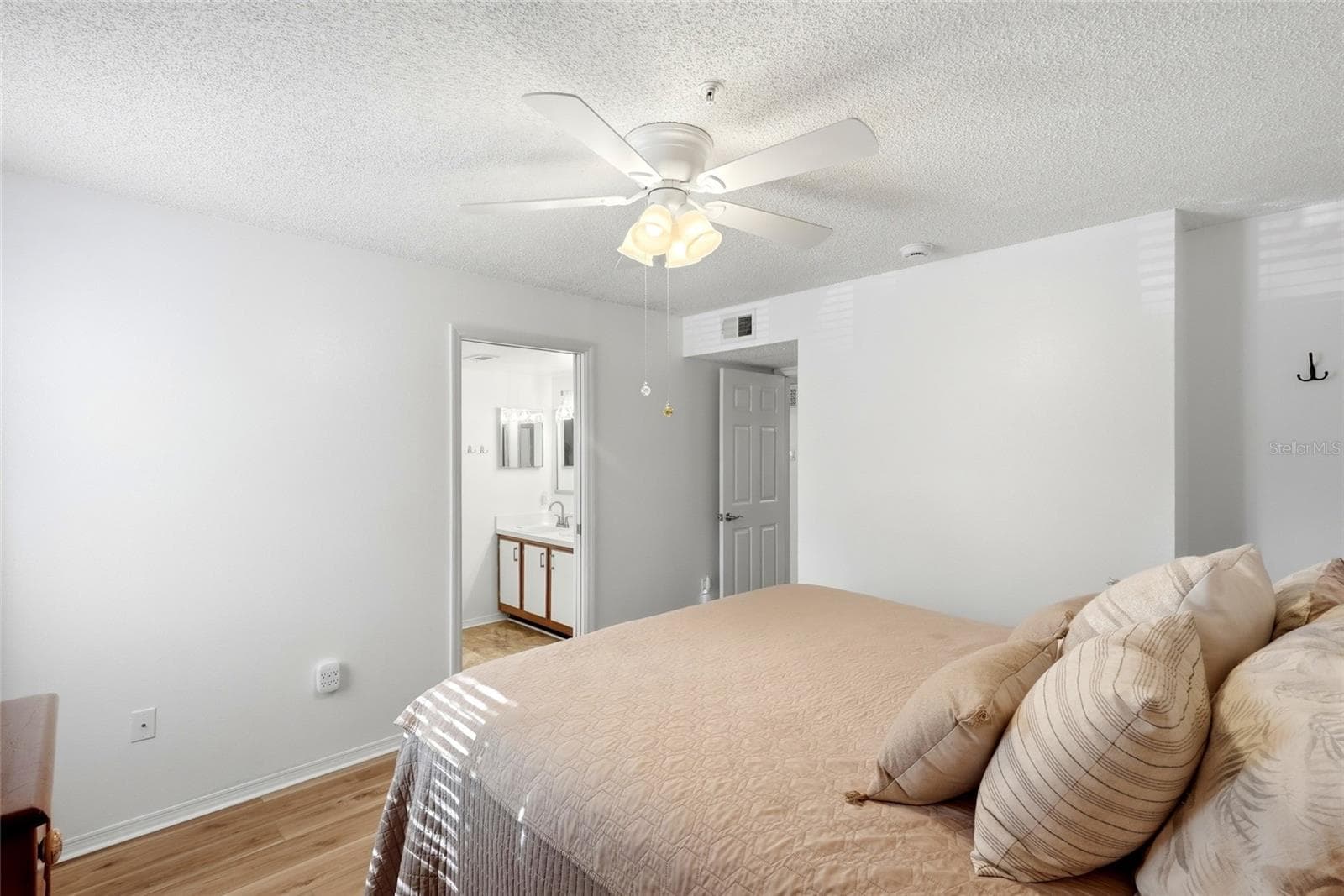 Condominium at 2400 FEATHER SOUND DR #427, CLEARWATER, photo 17 of 35