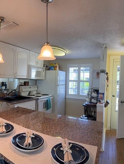 Furnishings included - kitchen dishes | silverware too! - 3444 TROPHY BLVD, NEW PORT RICHEY