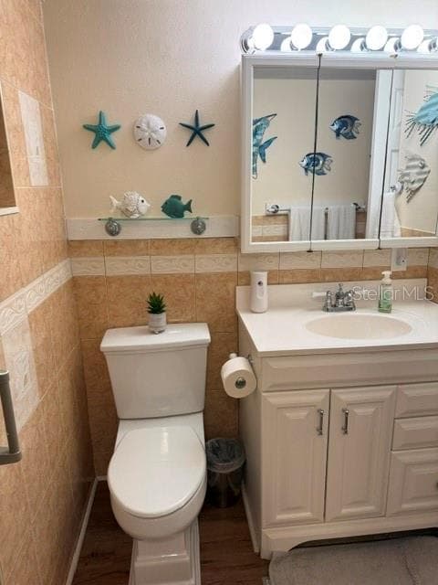 Bathroom can be accessed from hall OR bedroom - 3444 TROPHY BLVD, NEW PORT RICHEY