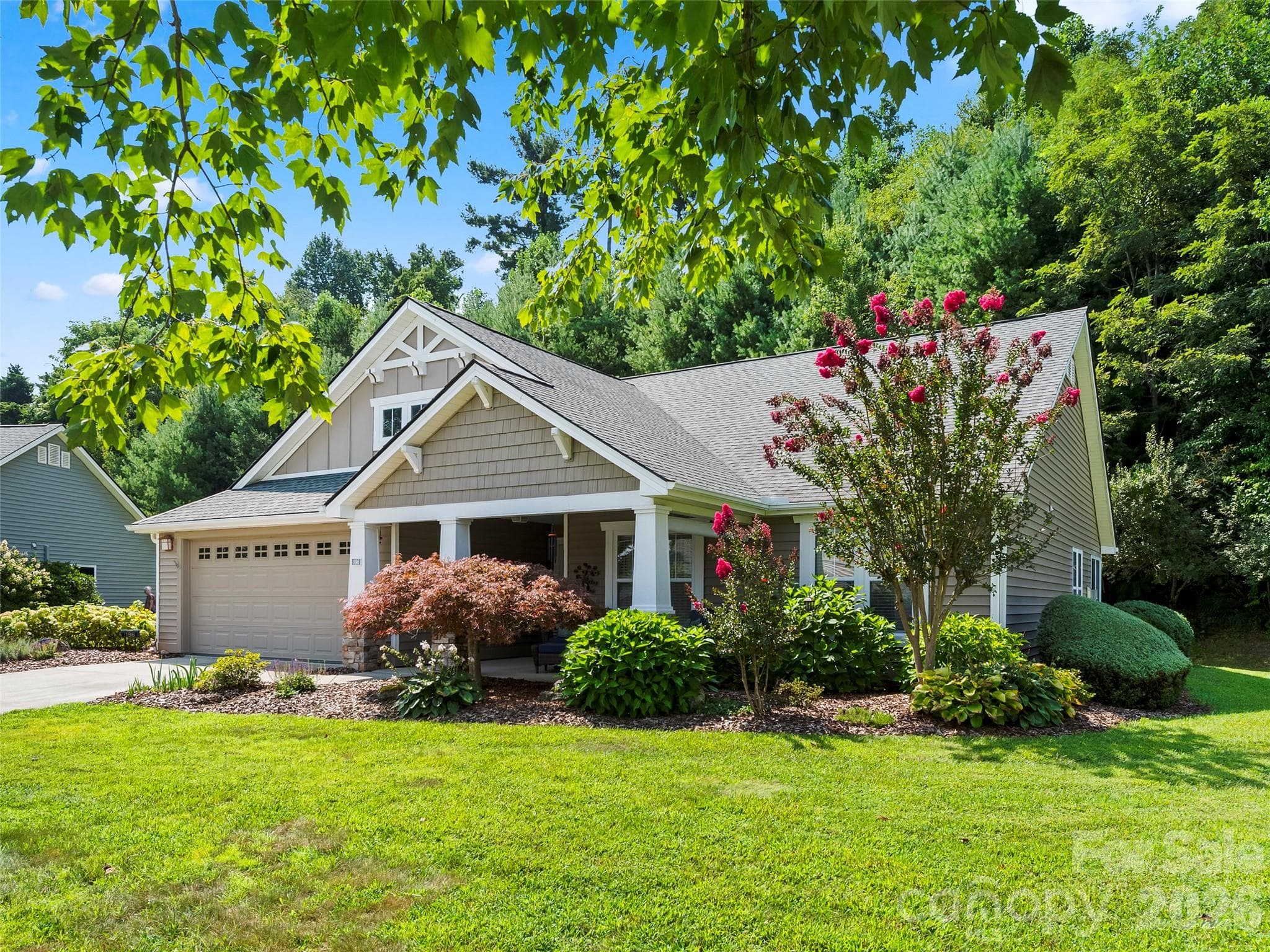 Delightful landscaping - 196 Snowy Egret Way, Hendersonville
