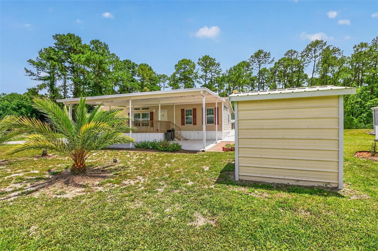 Manufactured Home at 101 TROUT TRL, CRESCENT CITY, photo 2 of 42