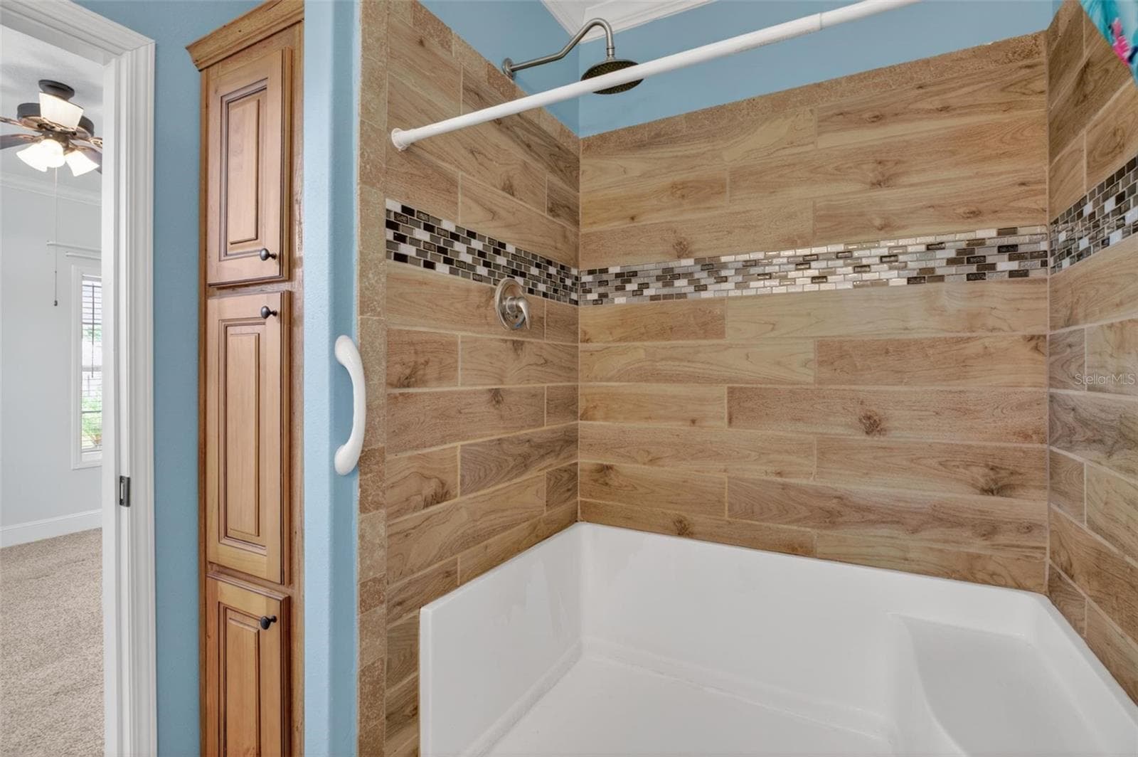 Manufactured Home at 101 TROUT TRL, CRESCENT CITY, photo 16 of 42