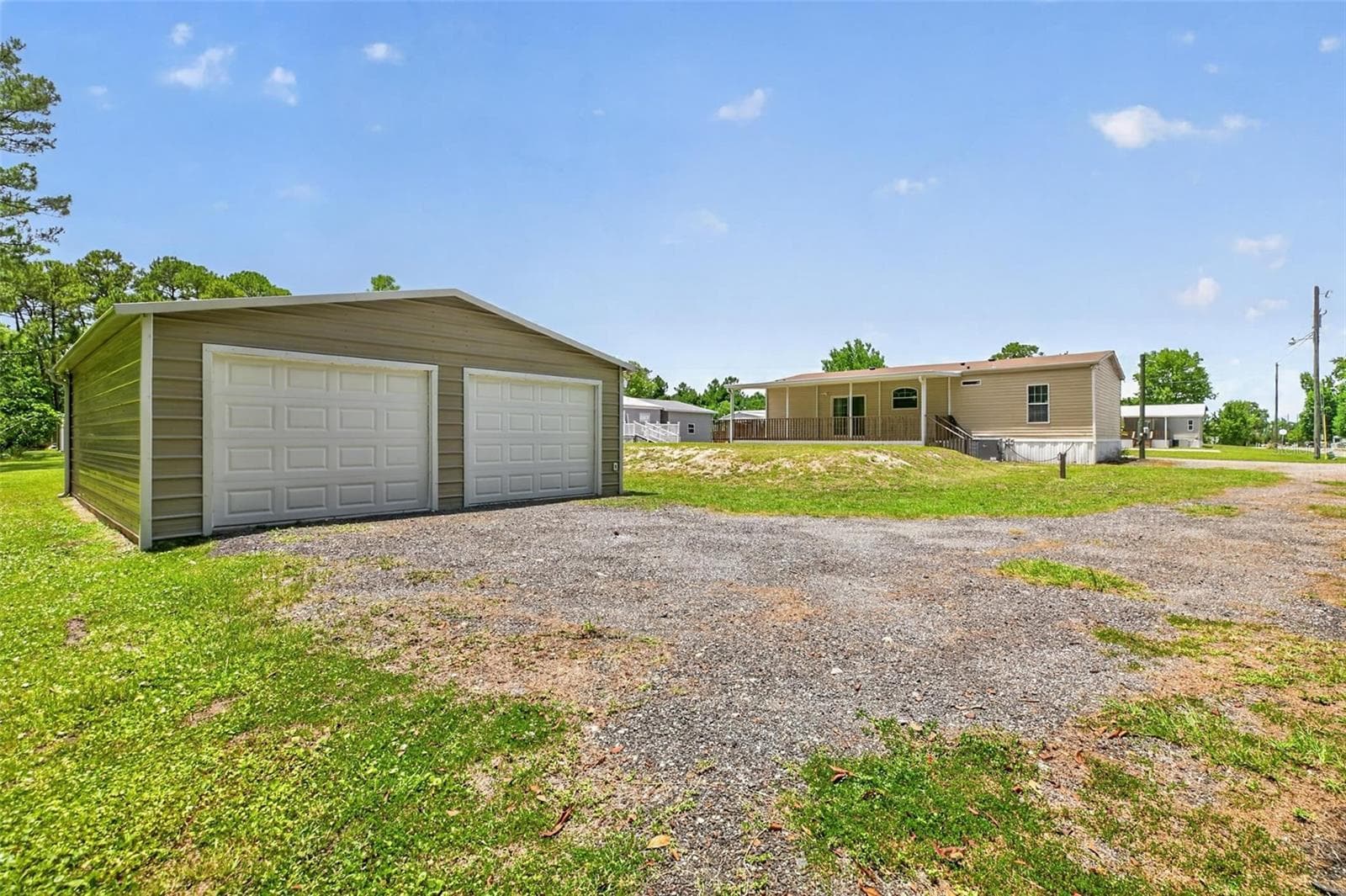 Manufactured Home at 101 TROUT TRL, CRESCENT CITY, photo 24 of 42