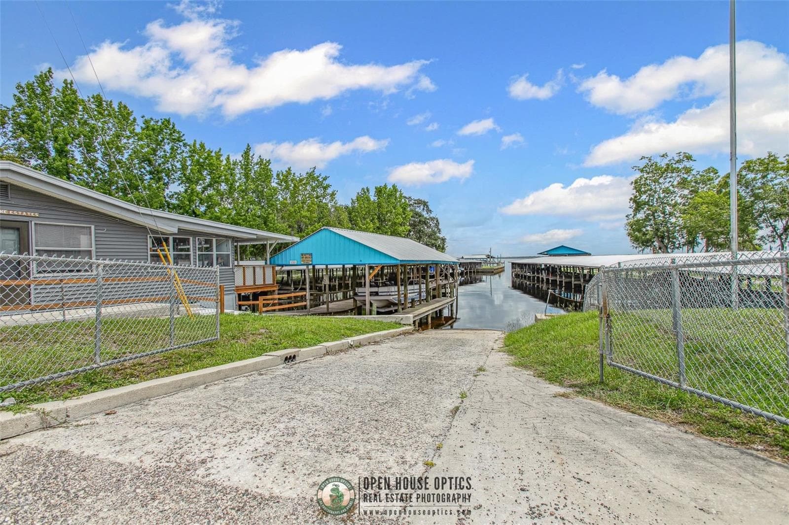 Manufactured Home at 101 TROUT TRL, CRESCENT CITY, photo 31 of 42