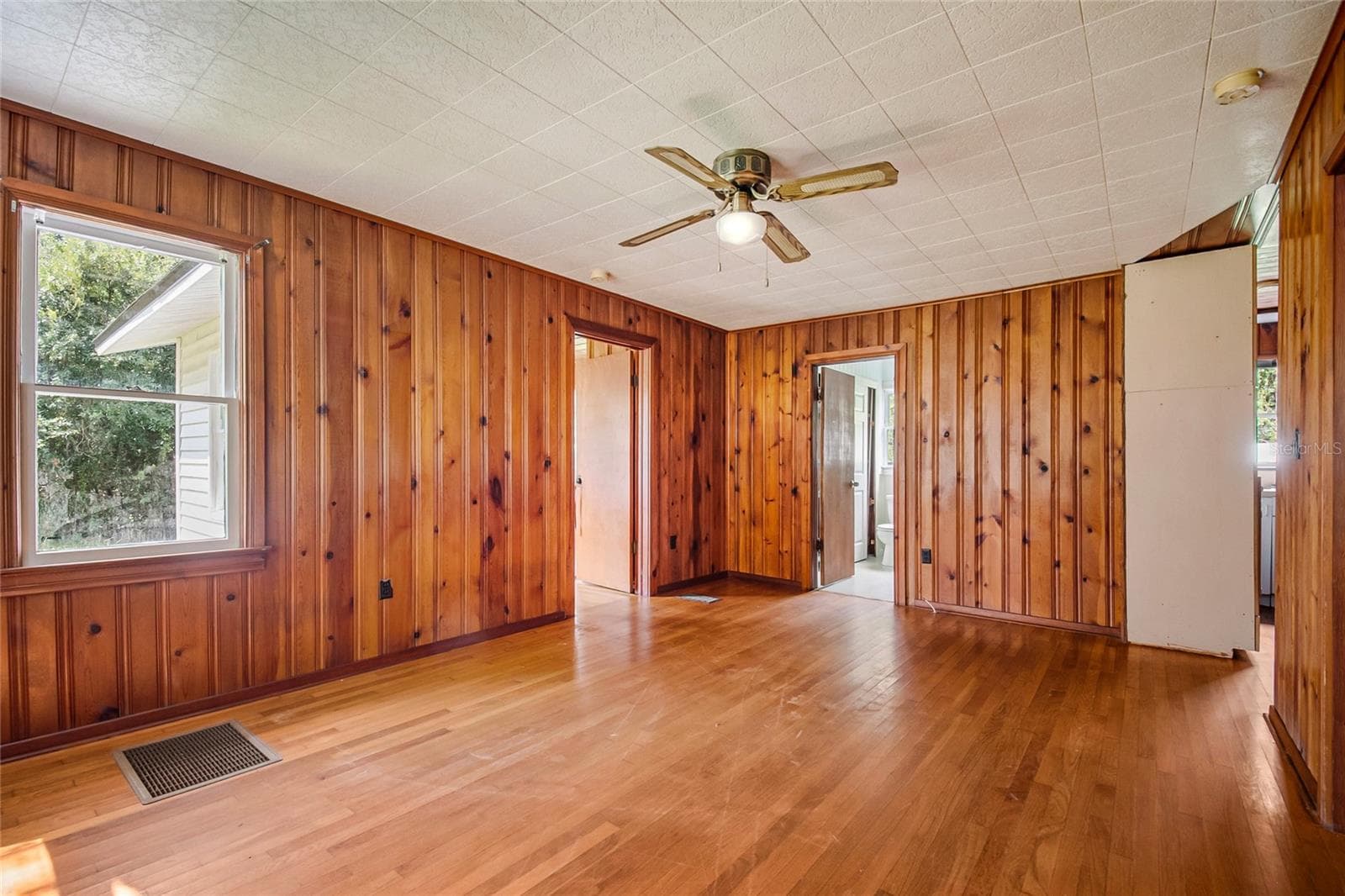 Single Family Residence at 2536 MAGNOLIA AVE, SANFORD, photo 5 of 40