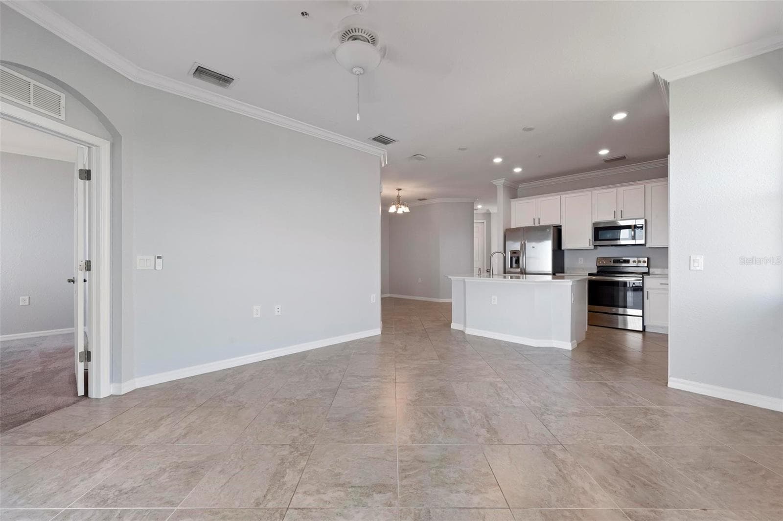 Living room/kitchen - 920 TIDEWATER SHORES LOOP #301, BRADENTON
