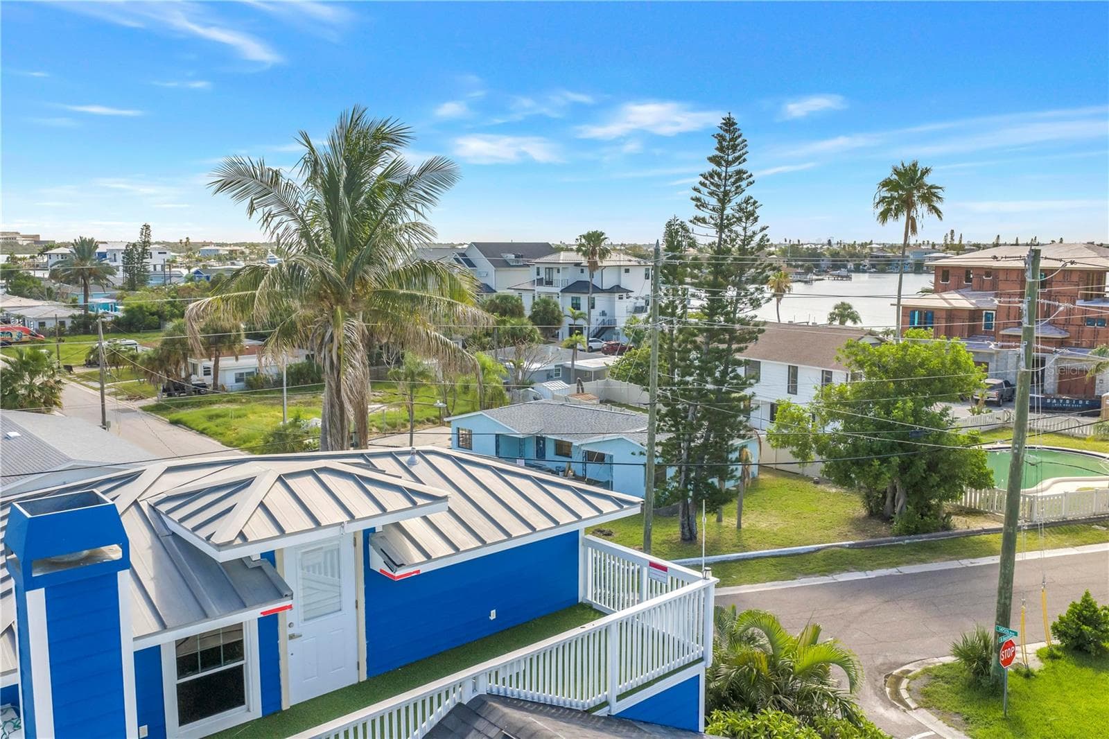 Single Family Residence at 14500 N BAYSHORE DR, MADEIRA BEACH, photo 8 of 60
