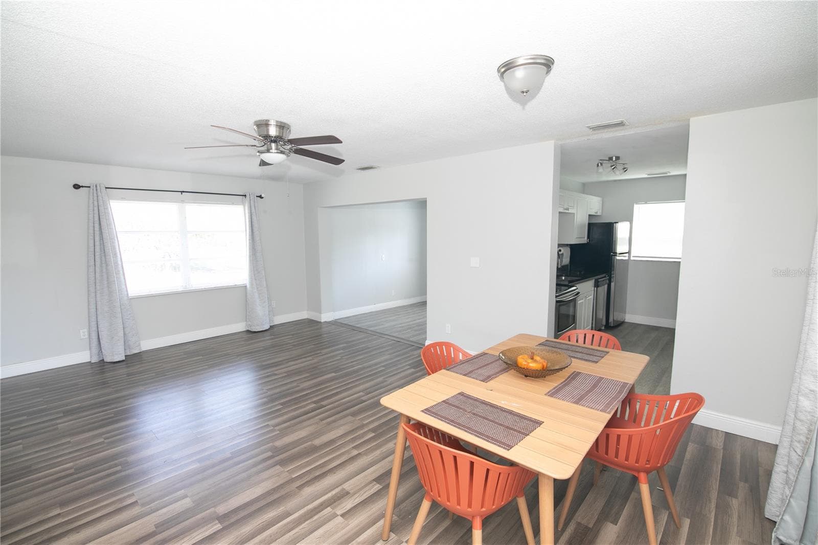 Single Family Residence at 1831 AARON AVE, ORLANDO, photo 5 of 14