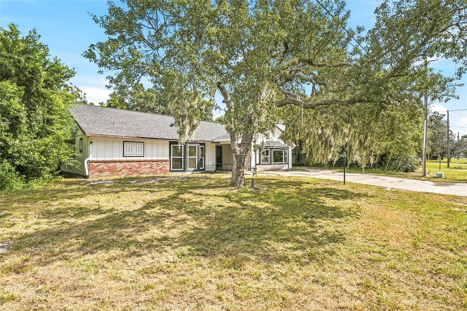 Single Family Residence at 2112 MEADOW LARK RD, SPRING HILL, photo 3 of 53