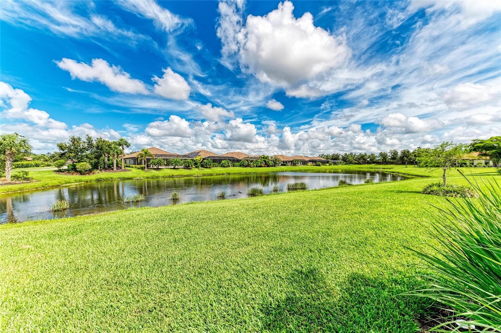 Single Family Residence at 8737 BELLUSSI DR, SARASOTA, photo 7 of 57