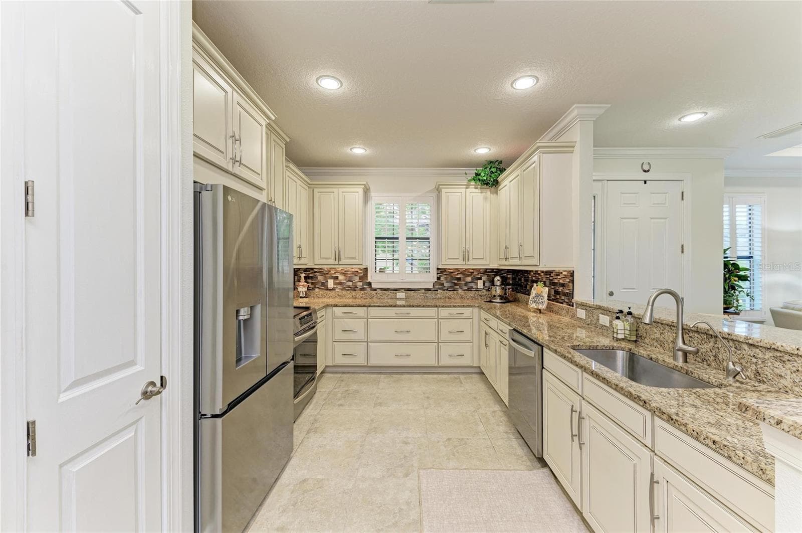 Single Family Residence at 8737 BELLUSSI DR, SARASOTA, photo 18 of 57