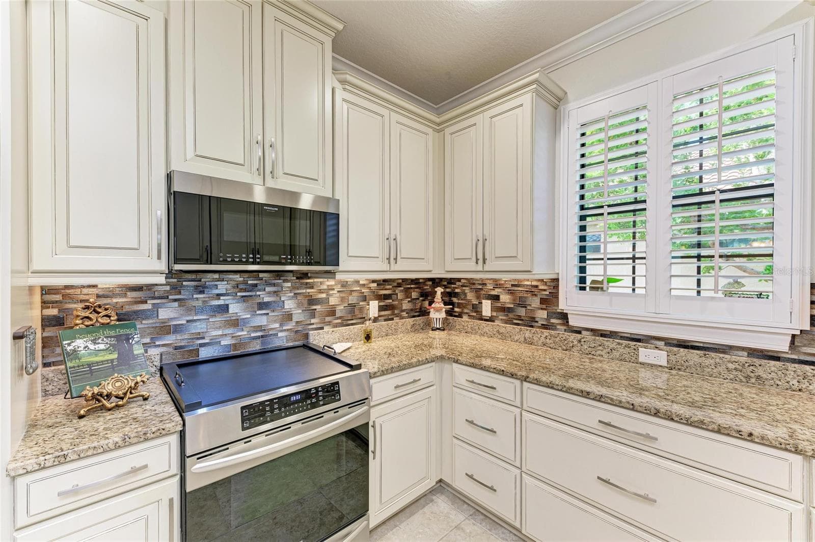 Single Family Residence at 8737 BELLUSSI DR, SARASOTA, photo 20 of 57