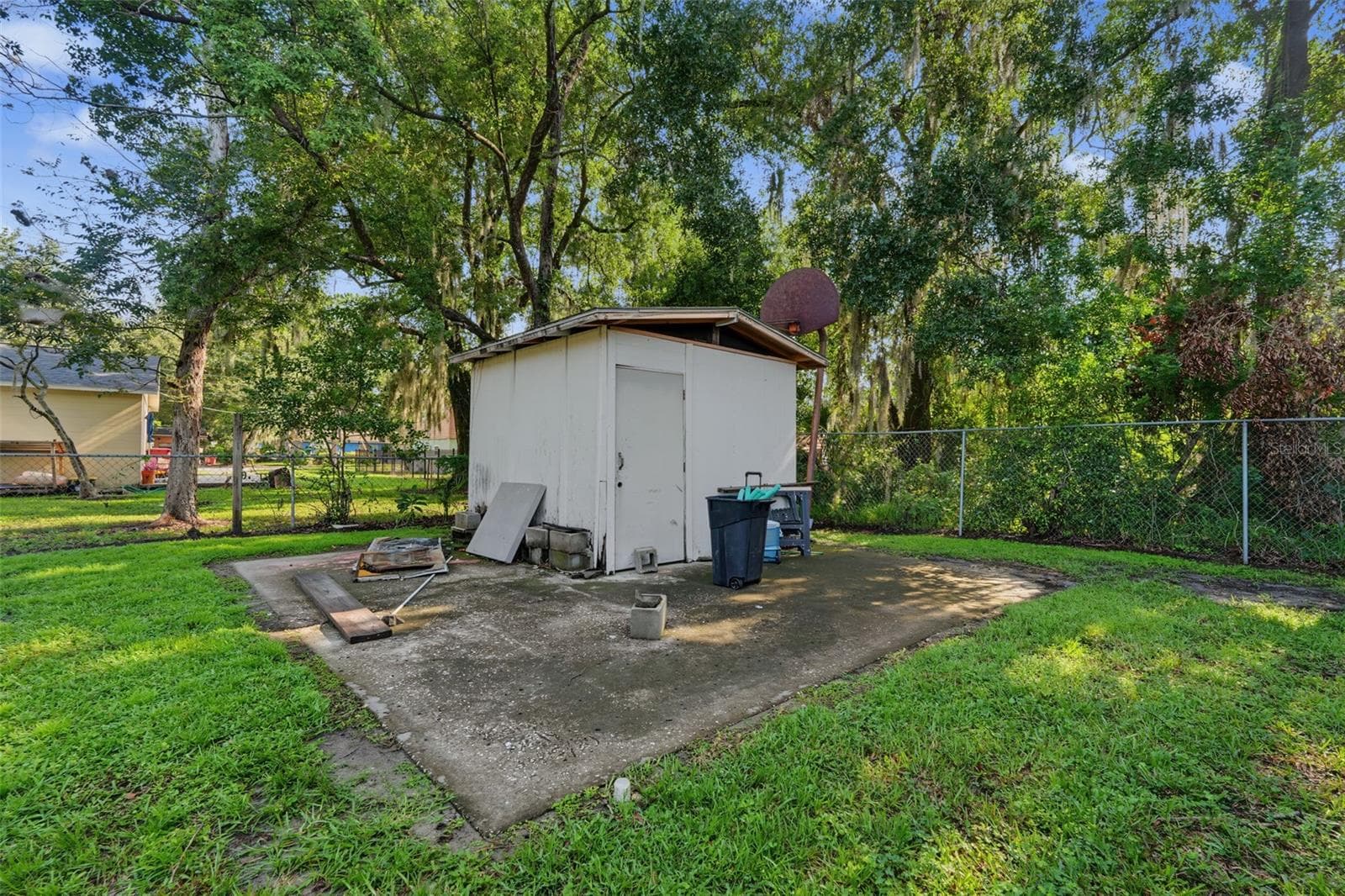 Storage shed - 1318 LOUISIANA ST, PLANT CITY
