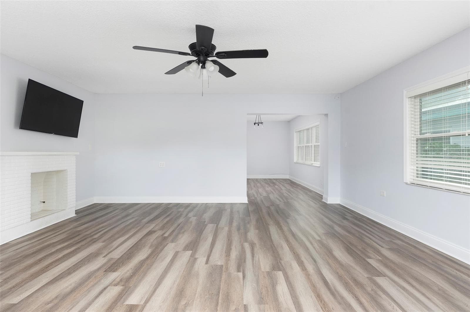 Single Family Residence at 6929 39TH AVE N, ST PETERSBURG, photo 4 of 35