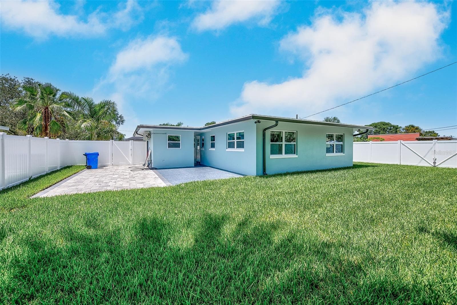 Single Family Residence at 2425 BAYWOOD DR E, DUNEDIN, photo 34 of 44