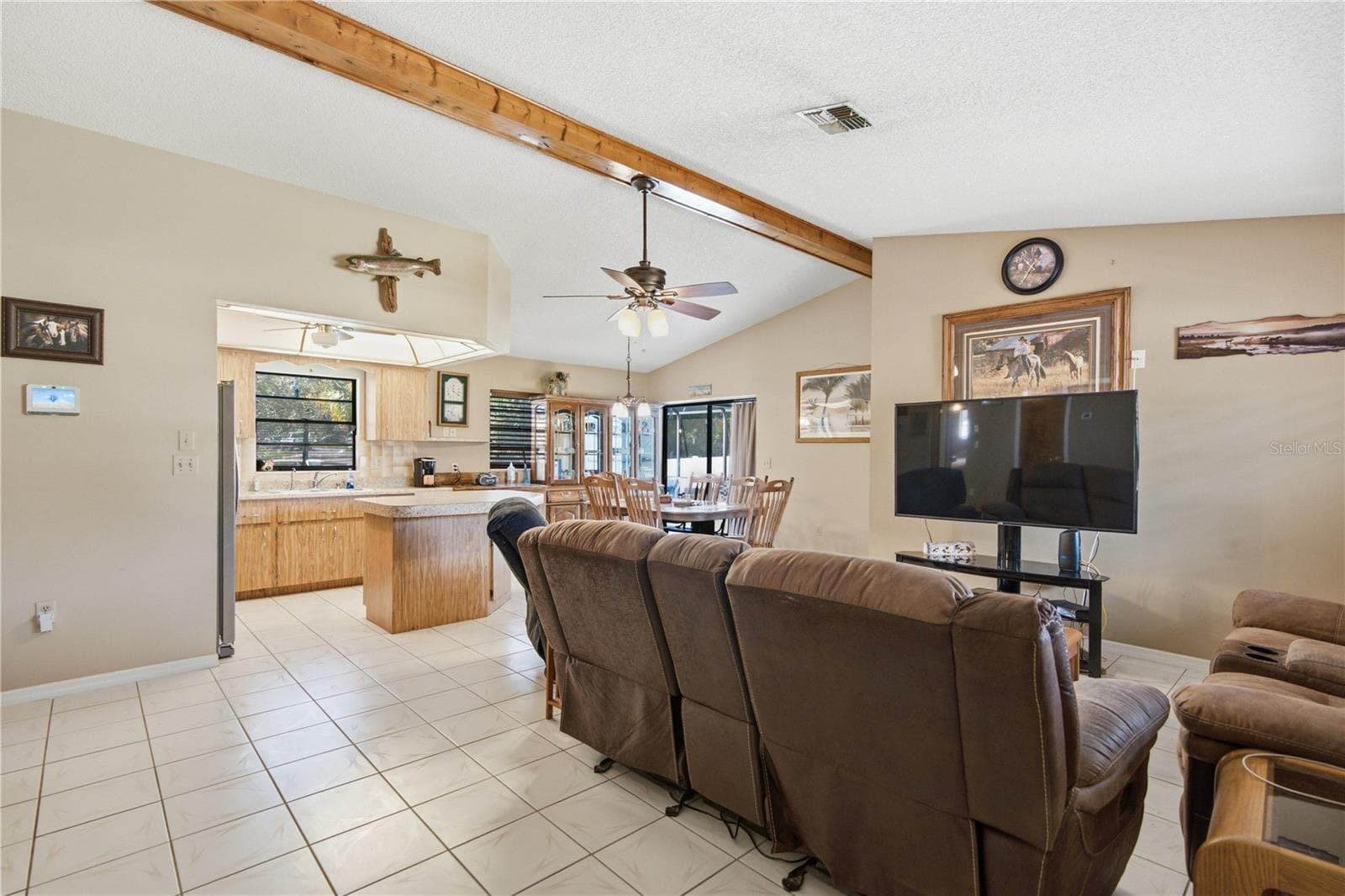 Livingroom - 11423 LINDEN DR, SPRING HILL