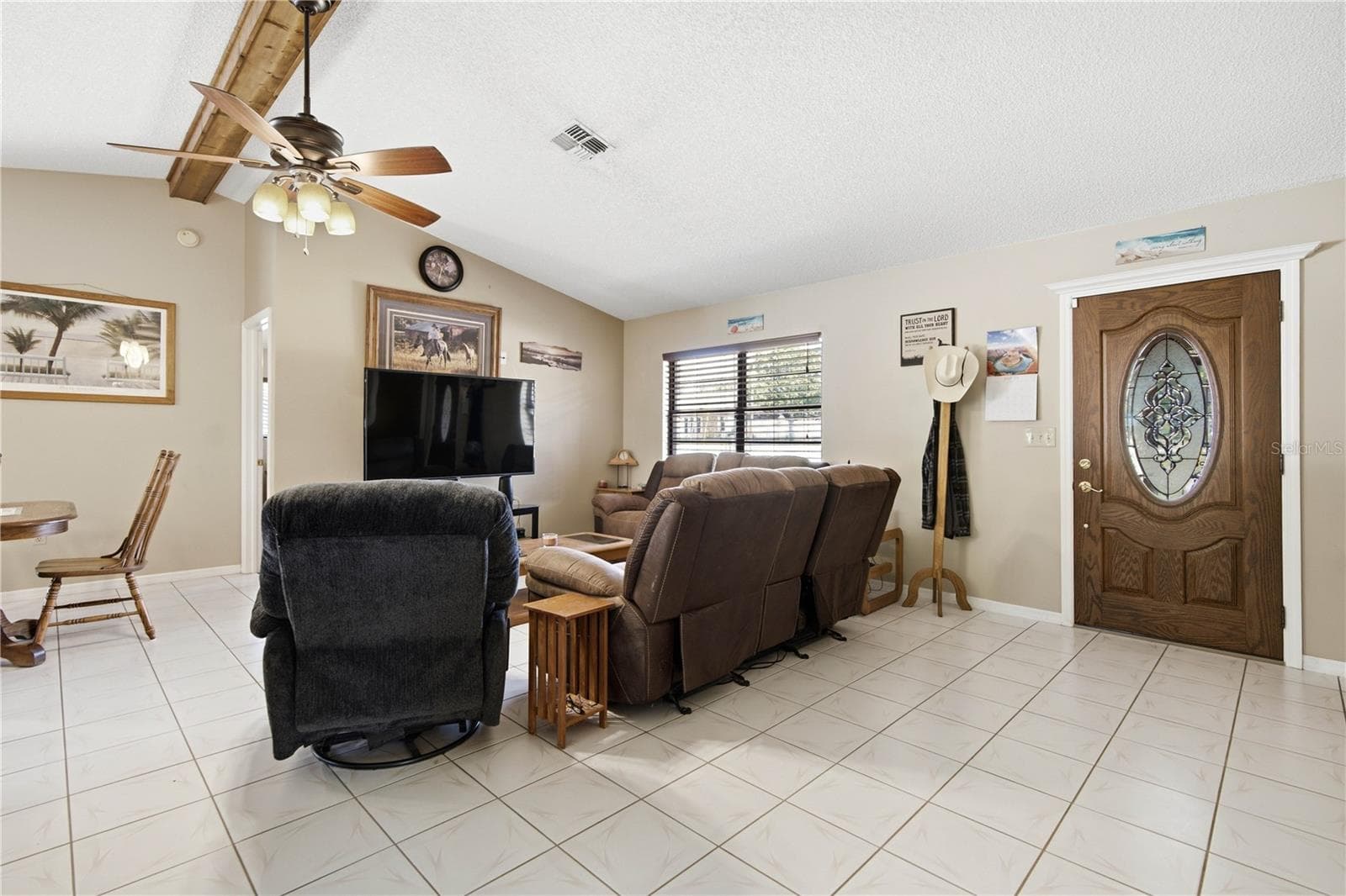 Livingroom - 11423 LINDEN DR, SPRING HILL