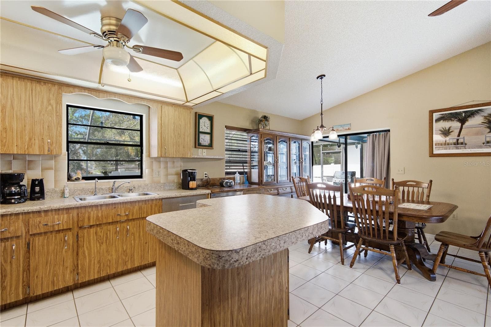 Kitchen - 11423 LINDEN DR, SPRING HILL