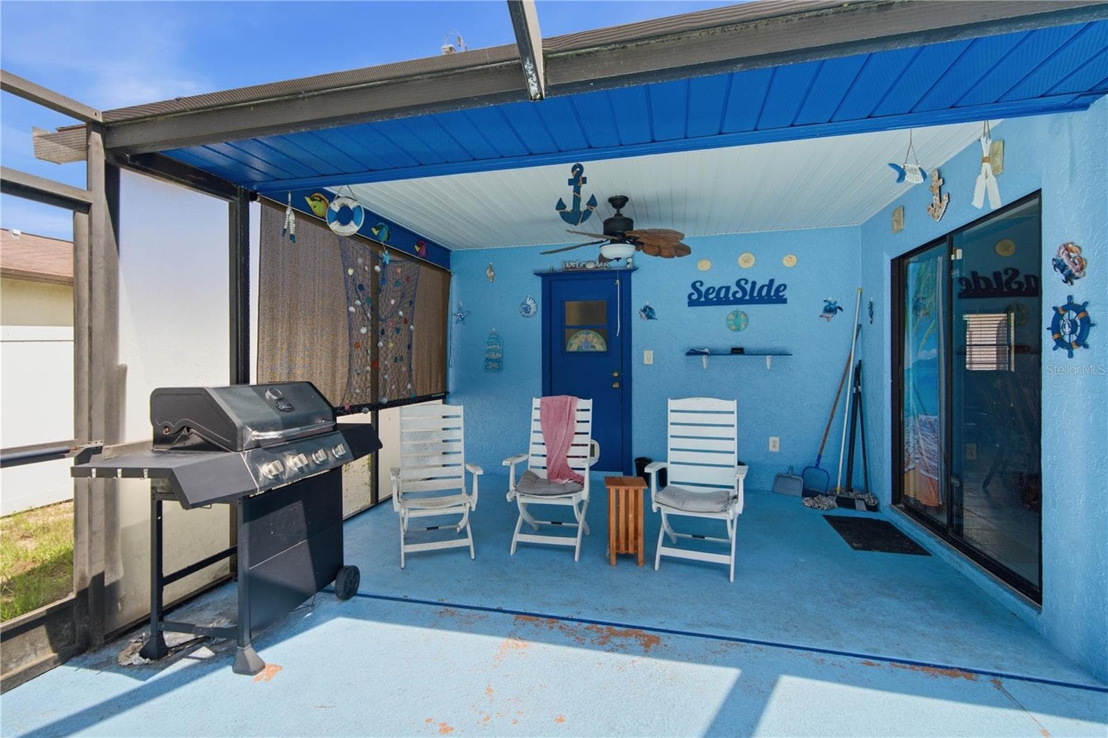 back porch - 11423 LINDEN DR, SPRING HILL