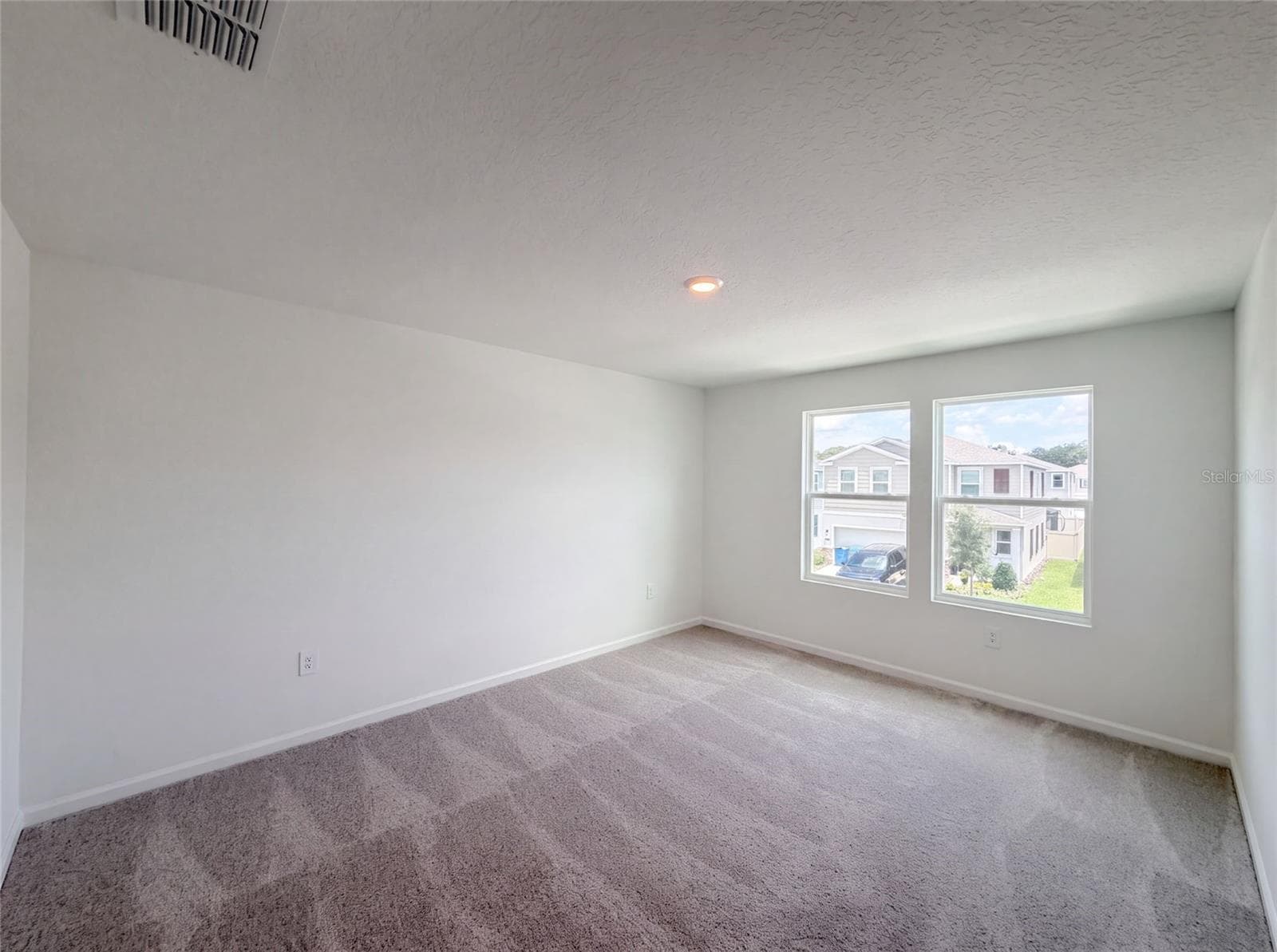Single Family Residence at 4373 RIVER BEACON BLVD, DAVENPORT, photo 3 of 21